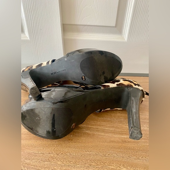 BCBGeneration Animal Print and Black Heels - Picture 3 of 4